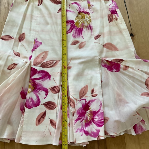 Jon Pink and Creme Floral Skirt, Size 6 - Picture 5 of 6